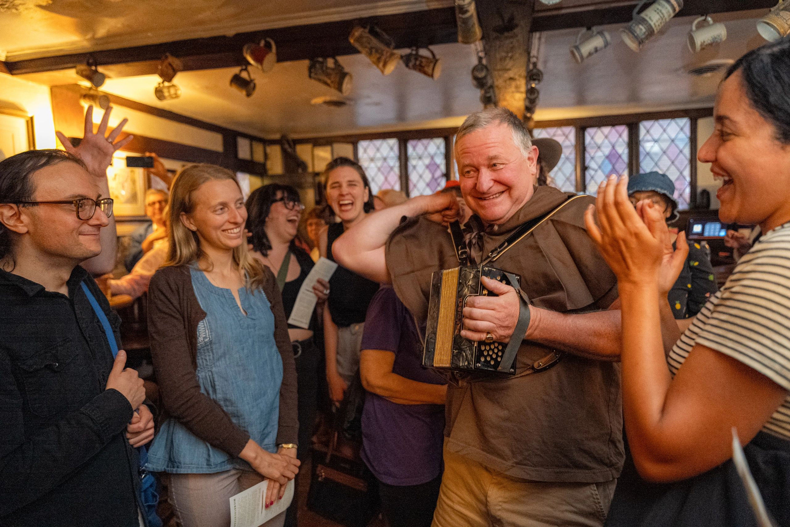 トップス FARAH is-ness The Hermit Club Hermit Club | Book Your